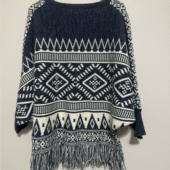 Women's Into The Mountains
Dolman Sleeve Aztec Print
Sweater Dusty Navy color - Picture 3 of 5